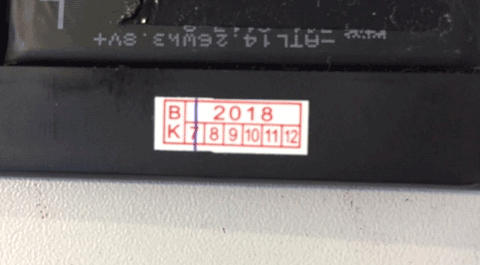 MacBook Akku Produktionsdatum Aufkleber